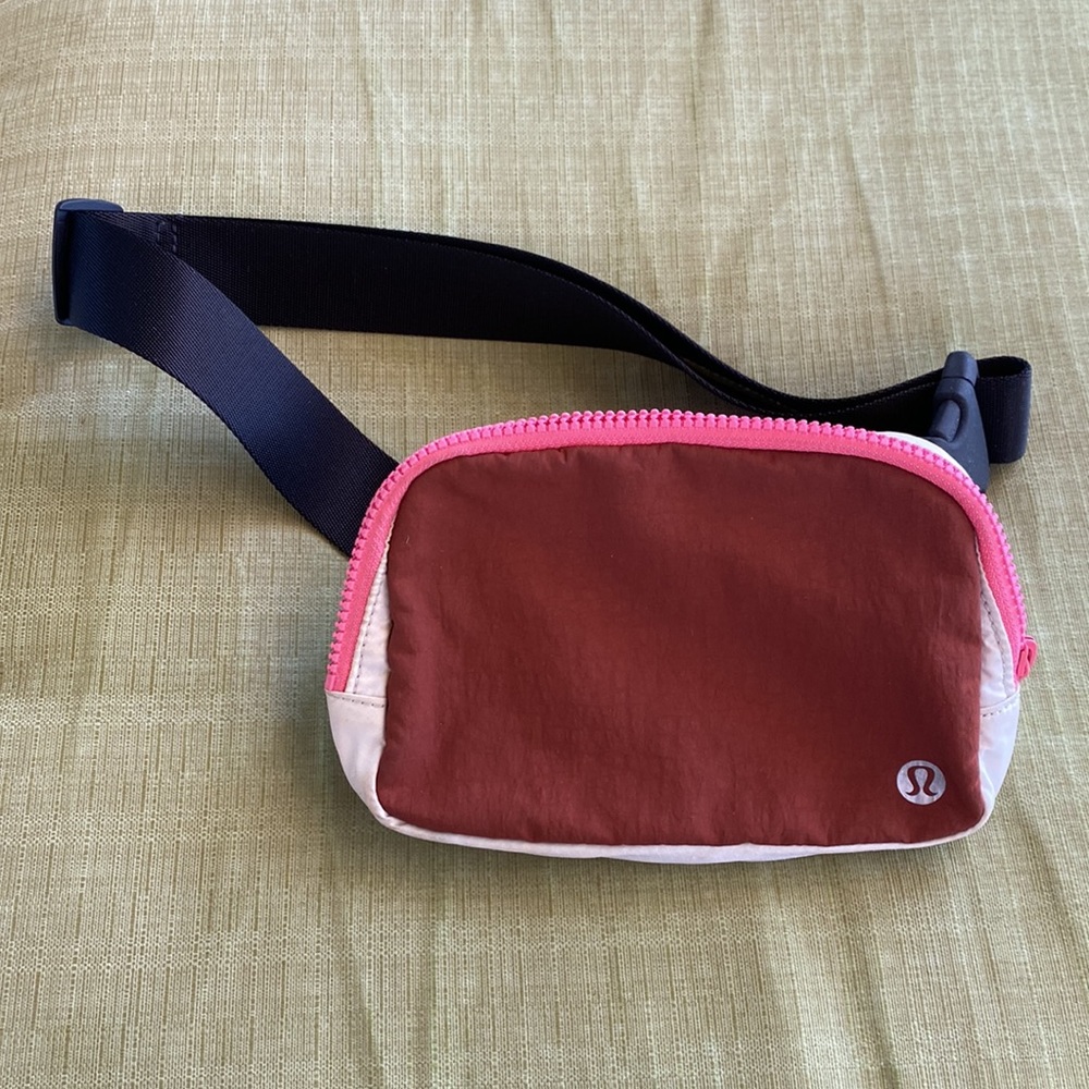 Lululemon Fanny pack